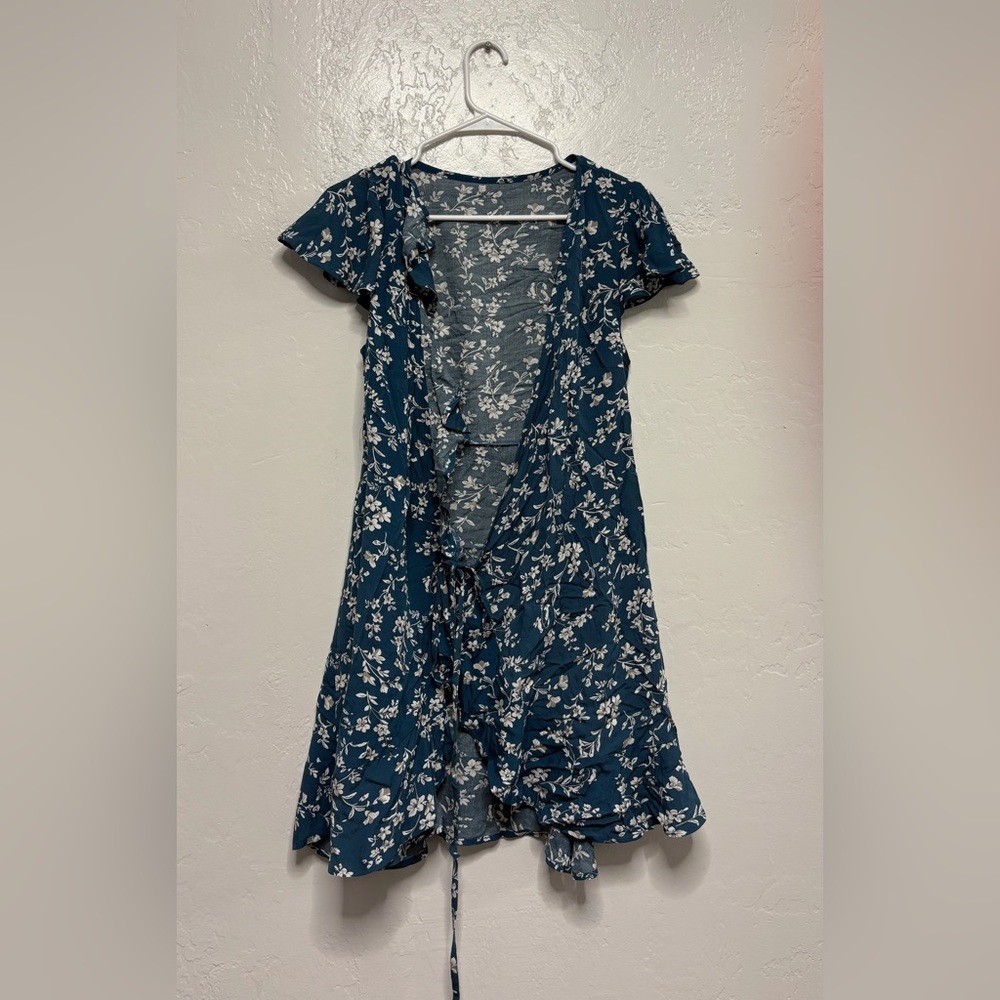 New with tags, womens size large wrap dress, #G1186